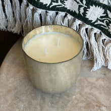 Load image into Gallery viewer, Large Winter White Crackle Glass Boxed Candle