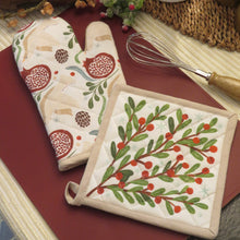 Load image into Gallery viewer, Winter Berry Oven Mit Set