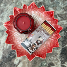 Load image into Gallery viewer, Poinsettia Shaped Plate ￼