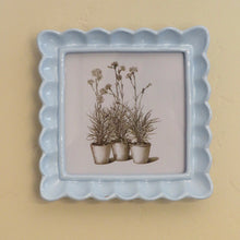 Load image into Gallery viewer, Resin Ruffled Photo Frame | 5 Styles