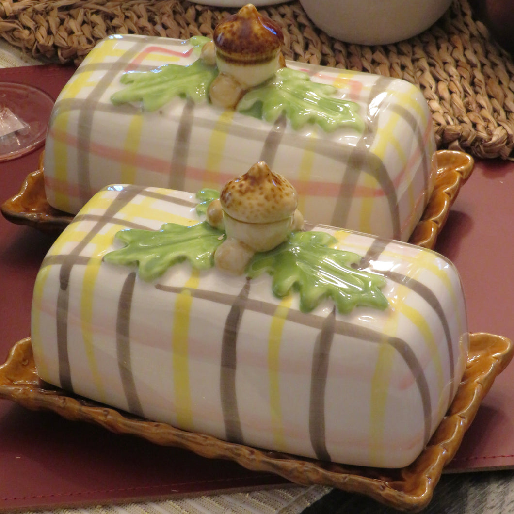 Butter Dish withAcorn handle ￼