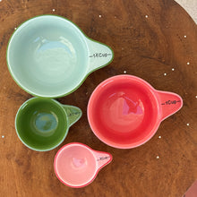 Load image into Gallery viewer, Holiday Measuring Cups