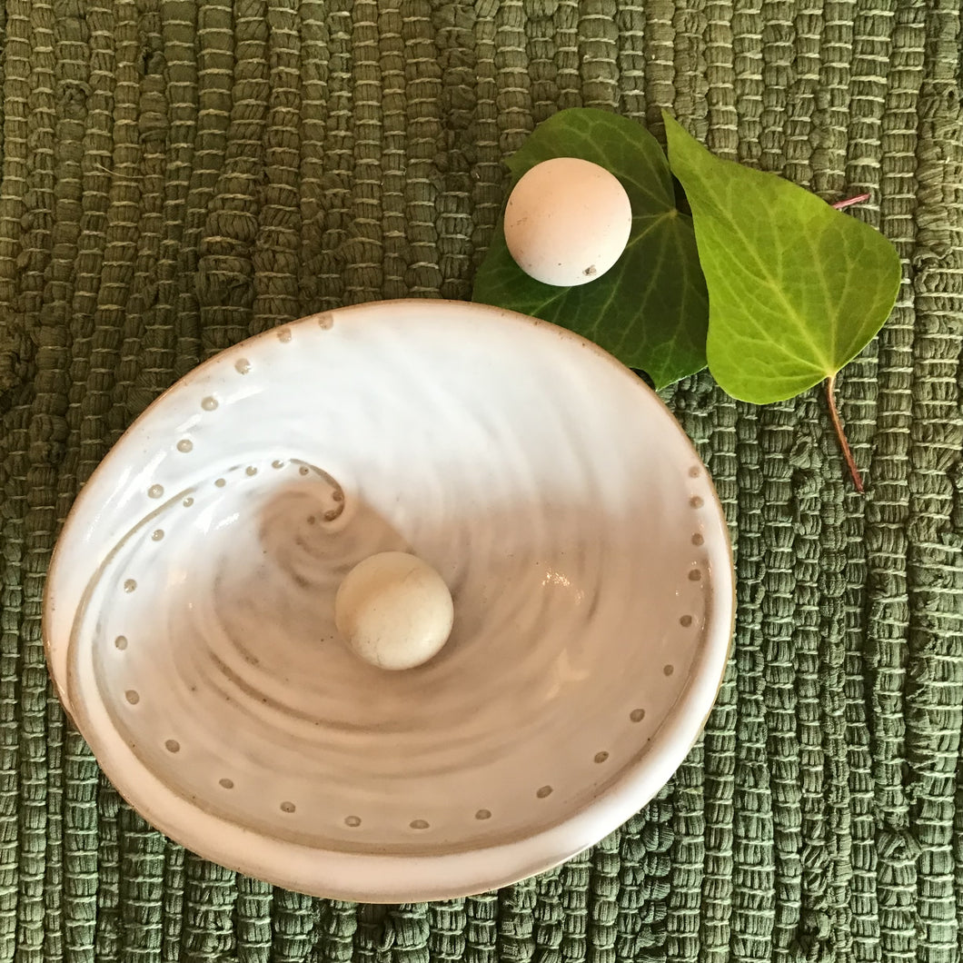 Stoneware Shell Bowl