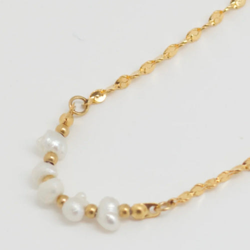 Pearl and Chain Necklace