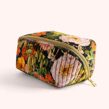 Load image into Gallery viewer, Quilted Make Up Bag