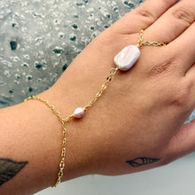 Load image into Gallery viewer, Pink Freshwater Pearl Hand Chain