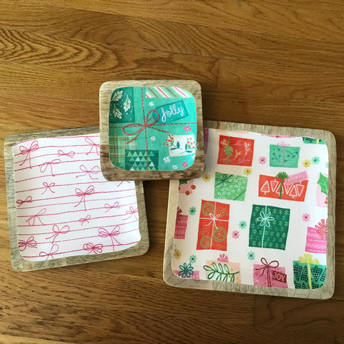 Holiday Mango Wood Trays with Patterns