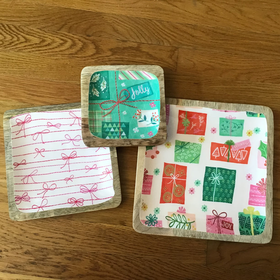 Holiday Mango Wood Trays with Patterns