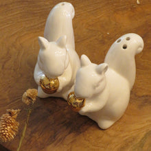 Load image into Gallery viewer, Squirrel Salt and Pepper Set
