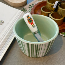 Load image into Gallery viewer, Frosty Fun Bowl &amp; Spreader