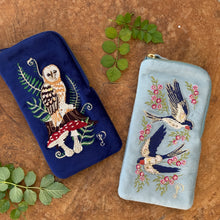 Load image into Gallery viewer, Velvet Sunglasses Pouch | Two Styles