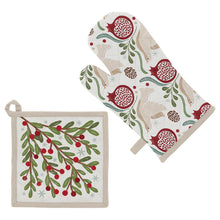 Load image into Gallery viewer, Winter Berry Oven Mit Set