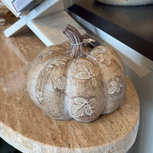 Load image into Gallery viewer, Decorative Pumpkin With Leaf Etching