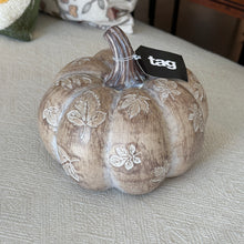 Load image into Gallery viewer, Decorative Pumpkin With Leaf Etching