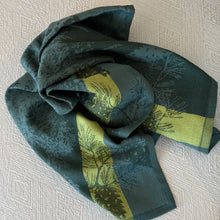 Load image into Gallery viewer, Wilde Pine Jacquard Dishtowel