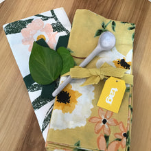 Load image into Gallery viewer, Bee Napkin Set | 2 Styles